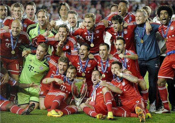 البايرن يحتفل بكأس السوبر الأوروبي