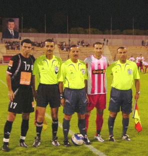 كباتن الفريقين وحكام اللقاء