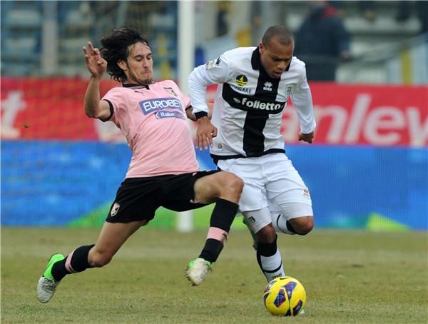 سانتياجو جارسيا "إلى اليسار"