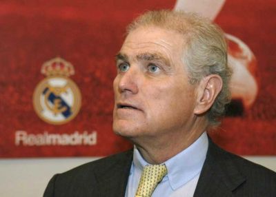 رئيس نادي ريال مدريد رامون كالديرون 