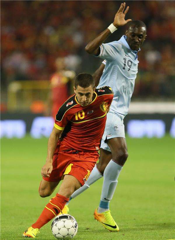 جوشا جويلافوجي (يمين)