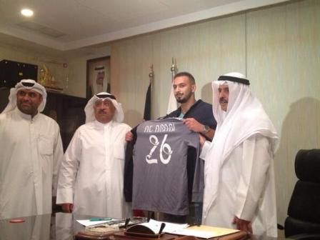 حارس المرمى حميد القلاف يوقع للعربي رسميا