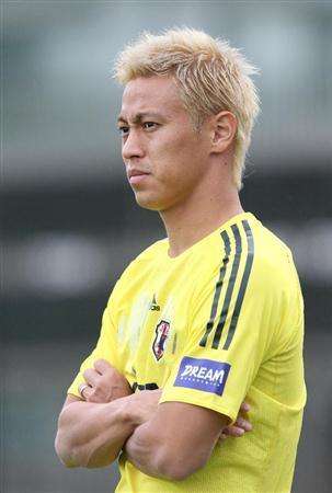 كيسوكي هوندا في تدريب اليوم الثلاثاء