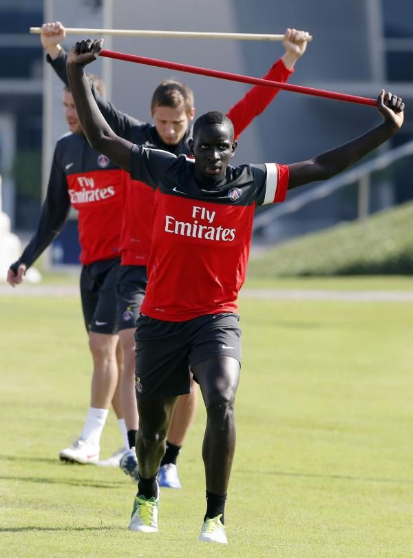 2012-12-30t110616z_2104014241_gm1e8cu1h0p01_rtrmadp_3_soccer_reuters