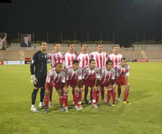 فريق شباب الاردن قبل اللقاء وبعدسة كووورة 