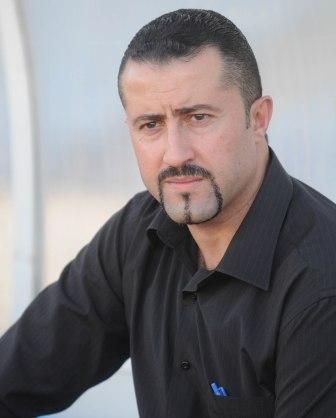 المدرب السوري انس مخلوف في استاد المدينة الرياضية ببيروت اليوم