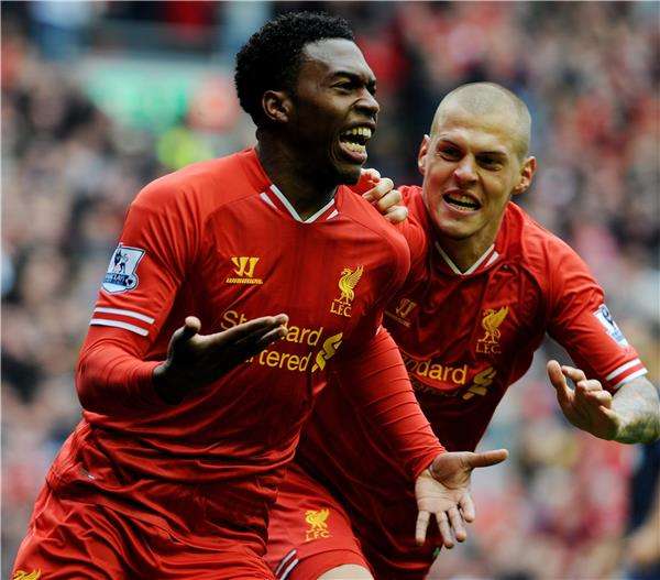 دانييل ستوريدج (يسار)