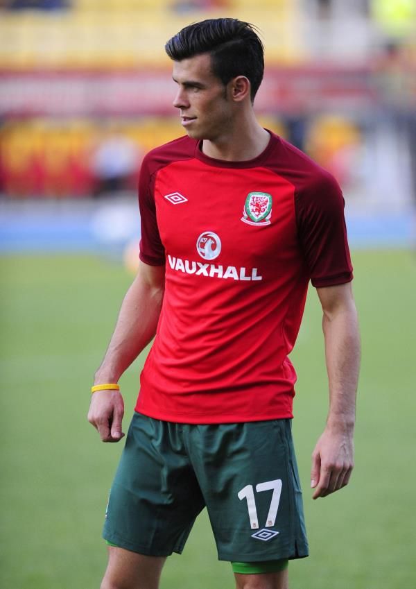 2013-09-06t195936z_593207292_gm1e9970aw201_rtrmadp_3_soccer-world_reuters