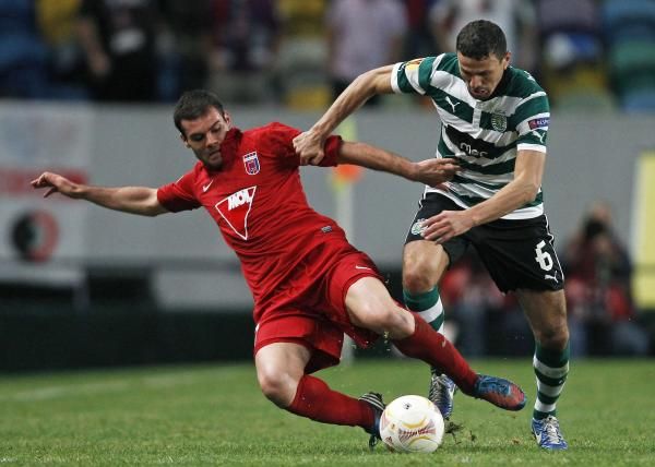 2012-12-07t213836z_1714722012_gm1e8c80fej01_rtrmadp_3_soccer-europa_reuters