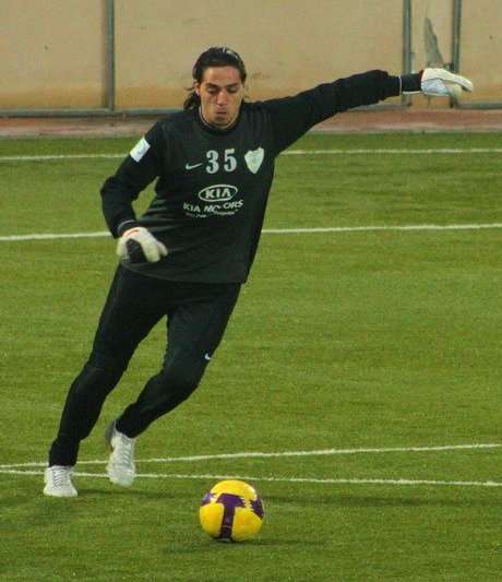 الحارس عزمي الشويكي