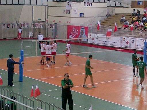 لقطة سابقة من مباراة البحرين والسعودية