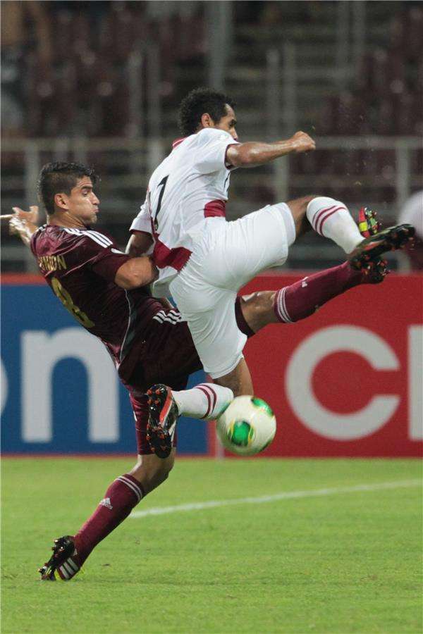 من لقاء منتخبي بيرو وفنزويلا في تصفيات المونديال