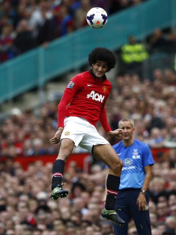 مروان فيلايني في الظهور الأول له بقميص المانيو