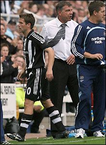 اوين يخرج بعض بضع دقائق من الشوط الثاني