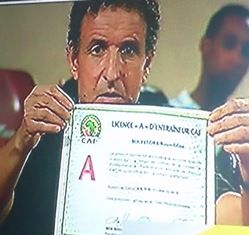 بو فالغة يرفع شهادته أمام الكاميرات