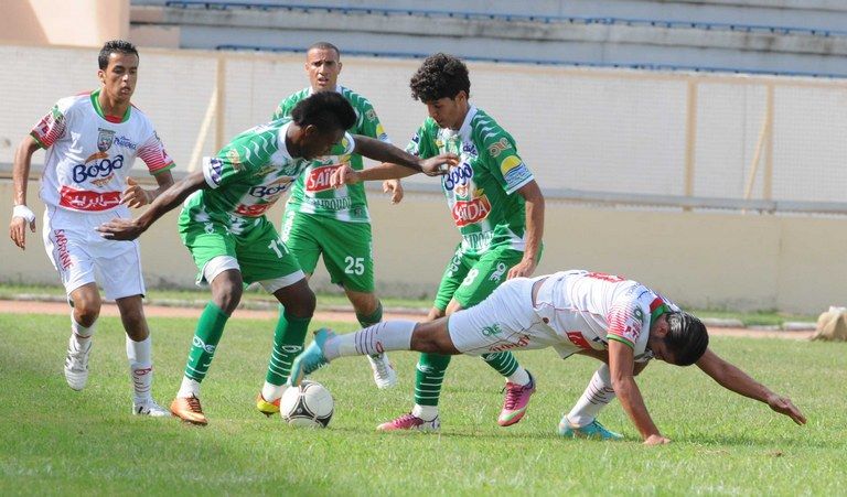 من لقاء الملعب التونسي و الملعب القابسي