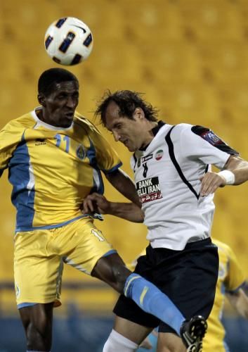 مشعل عبدالله (( يسار ))