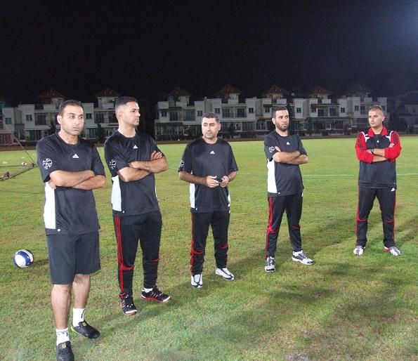 الجهاز الفني لفريق شباب الاردن وبعدسة كووورة