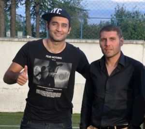 أمير عزمي مع مدربه