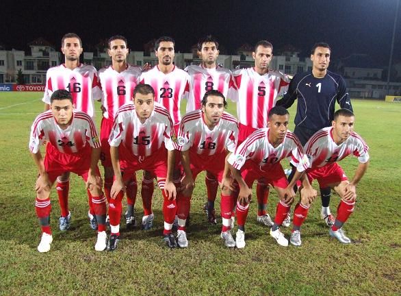 فريق شباب الاردن قبل اللقاء وبعدسة كووورة 