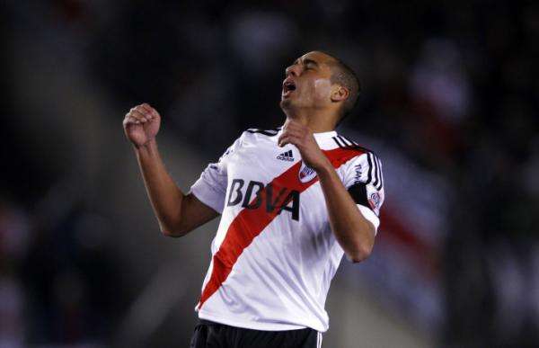 2012-08-27t003549z_2007093952_gm1e88r0nuh01_rtrmadp_3_soccer-latam_reuters