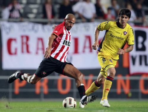 2011-04-272011-04-27t233352z_01_bas104_rtridsp_3_soccer-latam-libertadores_reuters