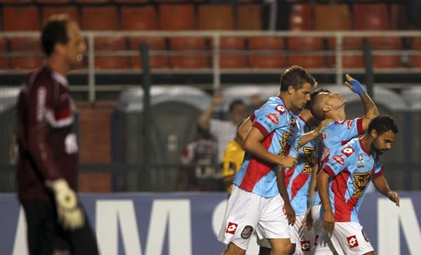 2013-03-08t012231z_510308586_gm1e9380pwy01_rtrmadp_3_soccer-libertadores_reuters