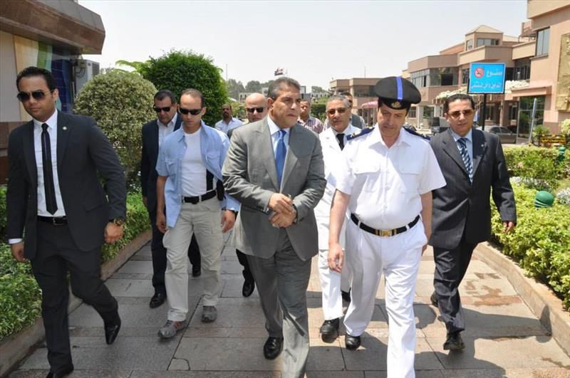 طاهر أبوزيد وزير الرياضة المصري