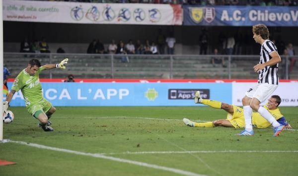 2013-09-25t203523z_719786407_gm1e99q0cn201_rtrmadp_3_soccer-italy_reuters