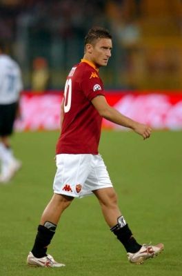 قائد فريق روما فرانشيسكو توتي