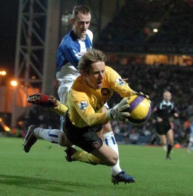 حارس فريق مانشستر يونايتد فان دير سار