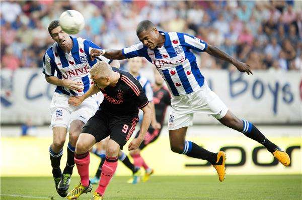 لقطة من مباراة هيرنفين وأياكس "أرشيفية"