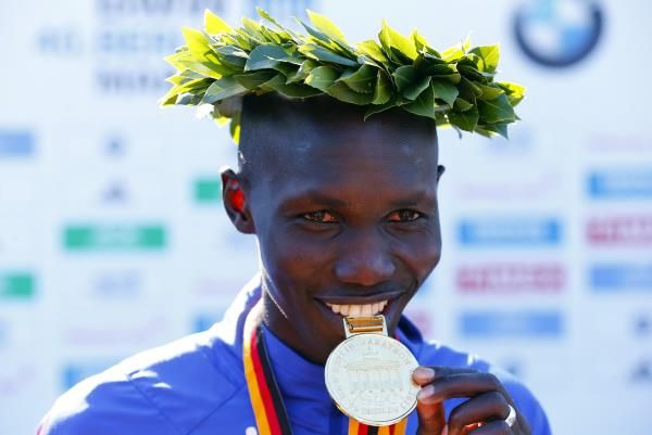 2013-09-29t101411z_1435749609_gm1e99t1ef301_rtrmadp_3_athletics-marathon-berlin_reuters