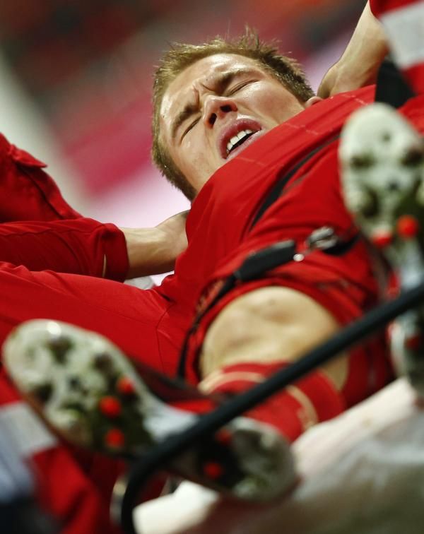 2012-12-01t183240z_576243029_bm2e8c11i6c01_rtrmadp_3_soccer-germany_reuters