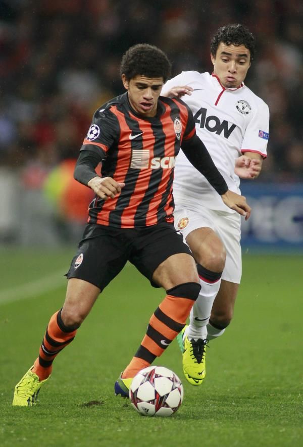 2013-10-02t190001z_631672884_lr1e9a21grqdd_rtrmadp_3_soccer-champions_reuters