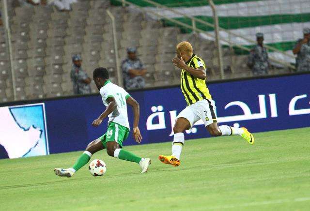 جوبسون  محترف الاتحاد يحاول اللحاق بالكرة