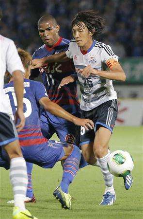 من مباراة يوكوهاما إف مارينوس و فنتفوريت كوفو