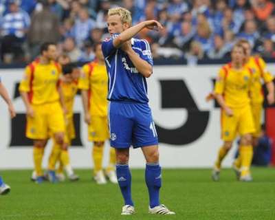 من مباراة شالكه وكارلسروه