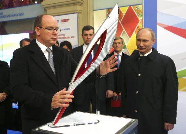 2013-10-04t161556z_727320927_gm1e9a500ku01_rtrmadp_3_russia_reuters