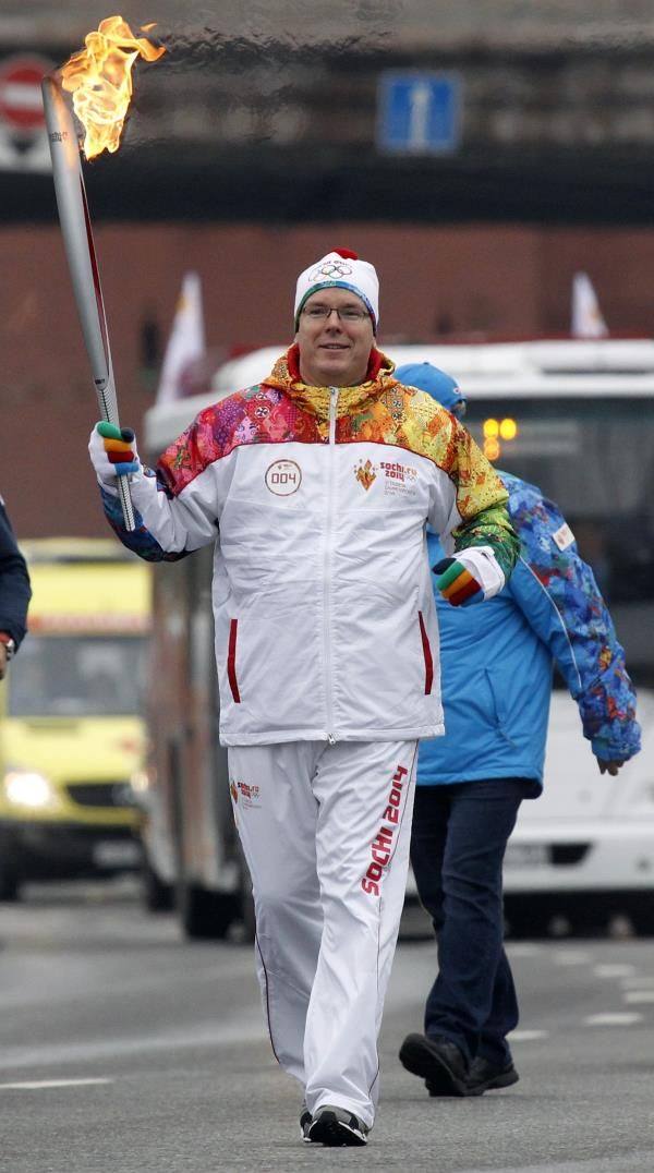 2013-10-07t090900z_1517150406_gm1e9a71bke01_rtrmadp_3_olympics-sochi-flame_reuters