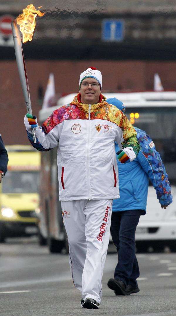 2013-10-07t090900z_1517150406_gm1e9a71bke01_rtrmadp_3_olympics-sochi-flame_reuters