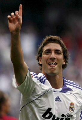 فرحة هيجوين بالهدف الثاني لريال مدريد في مرمى ريكاريتيفو 