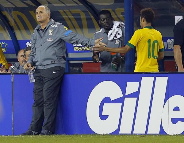 2013-09-11t044809z_559552010_gm1e99b0z4101_rtrmadp_3_soccer-friendly_reuters