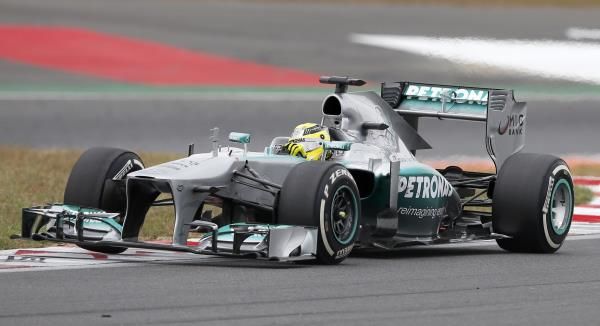 2013-10-06t070410z_951293290_sr1e9a60jl41z_rtrmadp_3_motor-racing-prix_reuters
