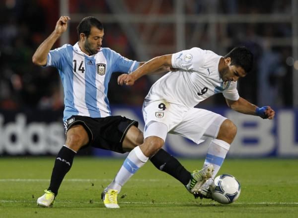 2012-10-13t040354z_5560929_gm1e8ad0q7j01_rtrmadp_3_soccer-world_reuters
