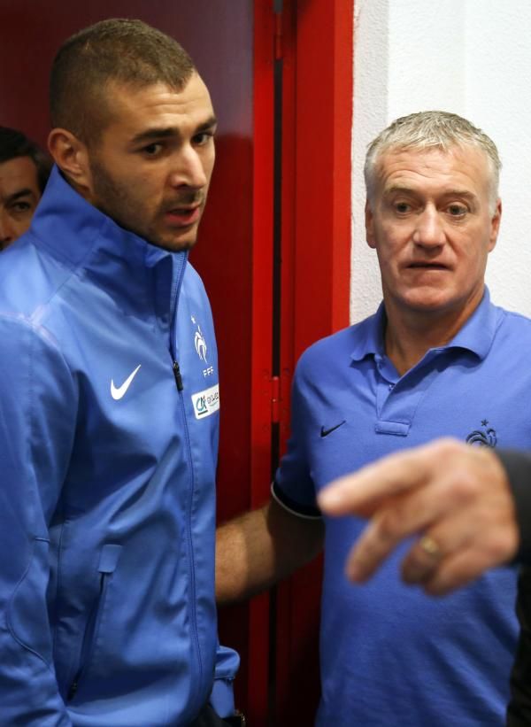 2012-10-15t152831z_1473843418_gm1e8af1t6f01_rtrmadp_3_soccer-world-france_reuters