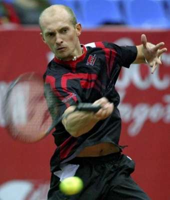 دافيدينكو يتأهل للدور الموالي 