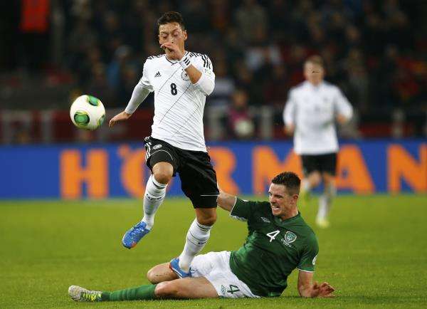 2013-10-11t202441z_1179909574_bm2e9ab1q5s01_rtrmadp_3_soccer-world_reuters