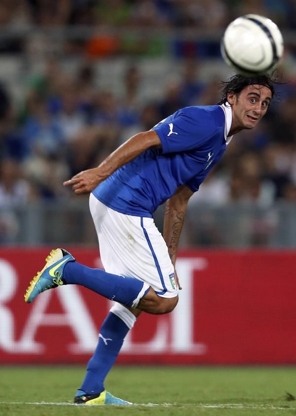 2013-08-14t230014z_1316401078_gm1e98f0jd901_rtrmadp_3_soccer-friendly_reuters