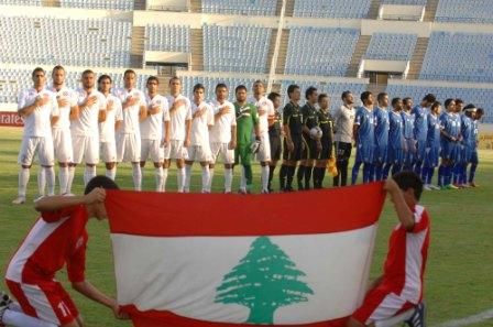منتخبا لبنان والكويت قبل مباراتهما في تصفيات كأس العالم